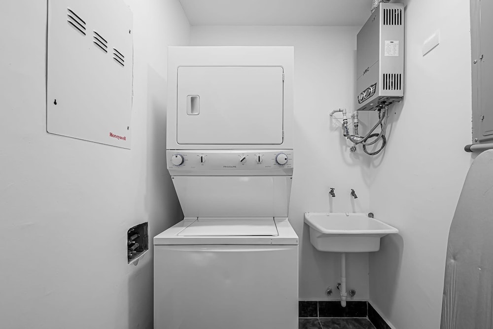 w Comfy 1BR w Fantastic Balcony in YOO