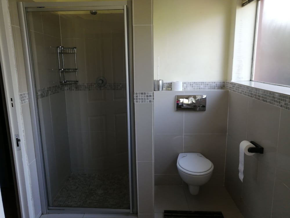 Ibis Place Guest House
