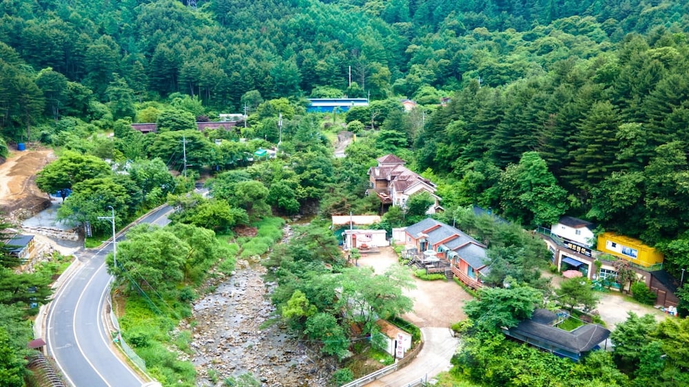 Photo 10