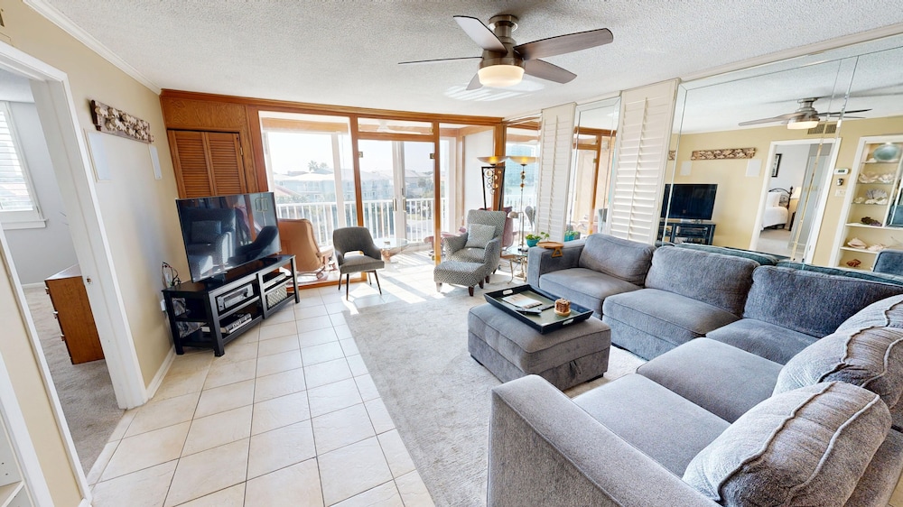 Dolphin Point 406b 2 Bedroom Condo
