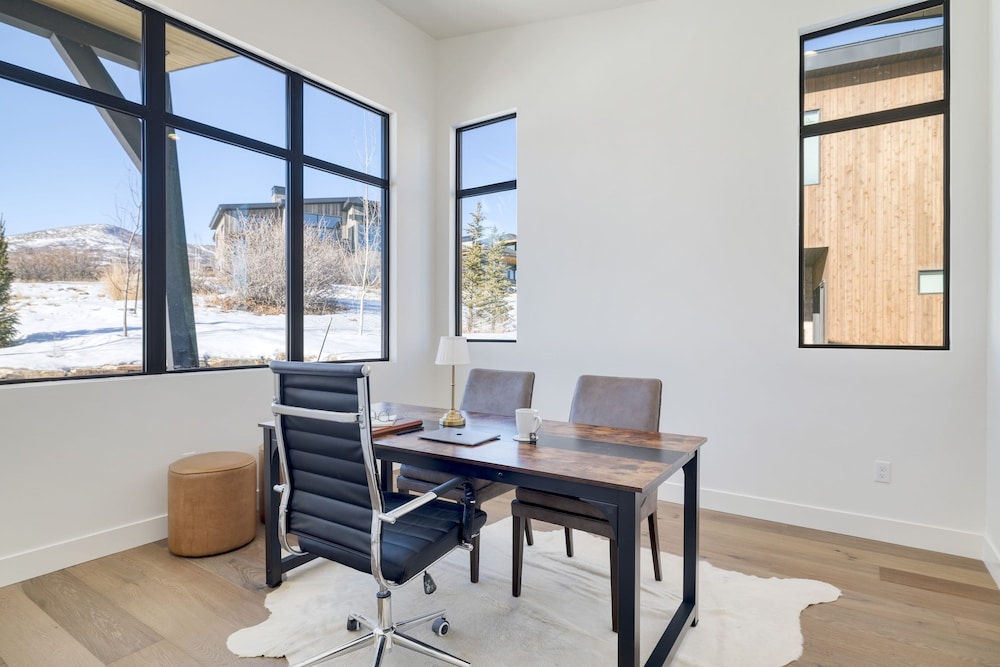 Orion by Avantstay Luxury 5bdr Ski Home w Views Minutes to Deer Valley Lift