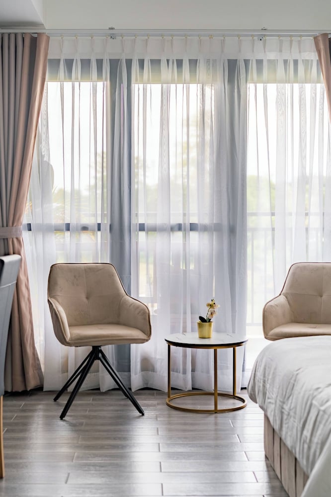 Elegant Studio, Close to the Airport and big Malls