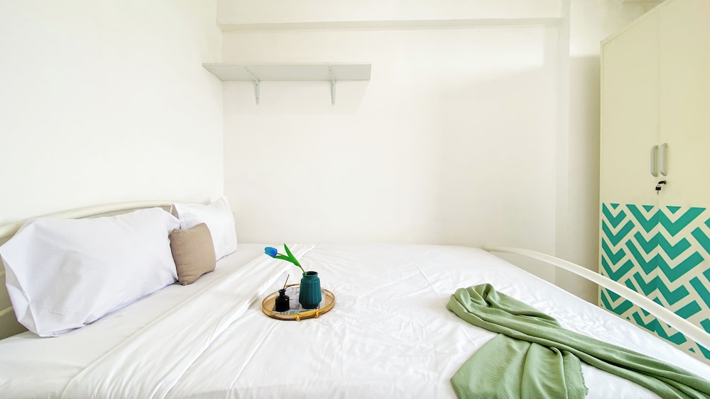 Homey And Modern 2Br At Green Bay Pluit Apartment