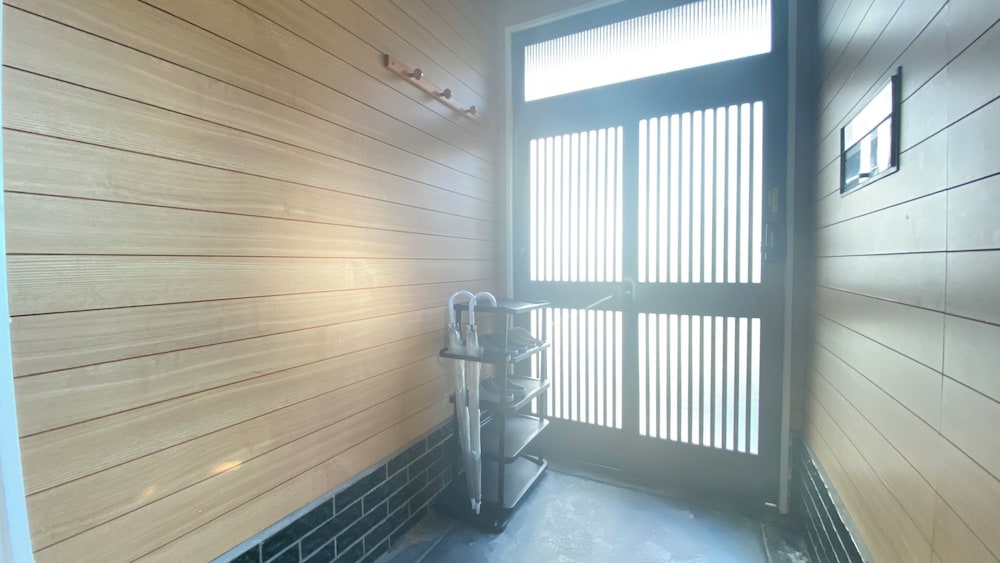 AkiraHome Tsurumibashi