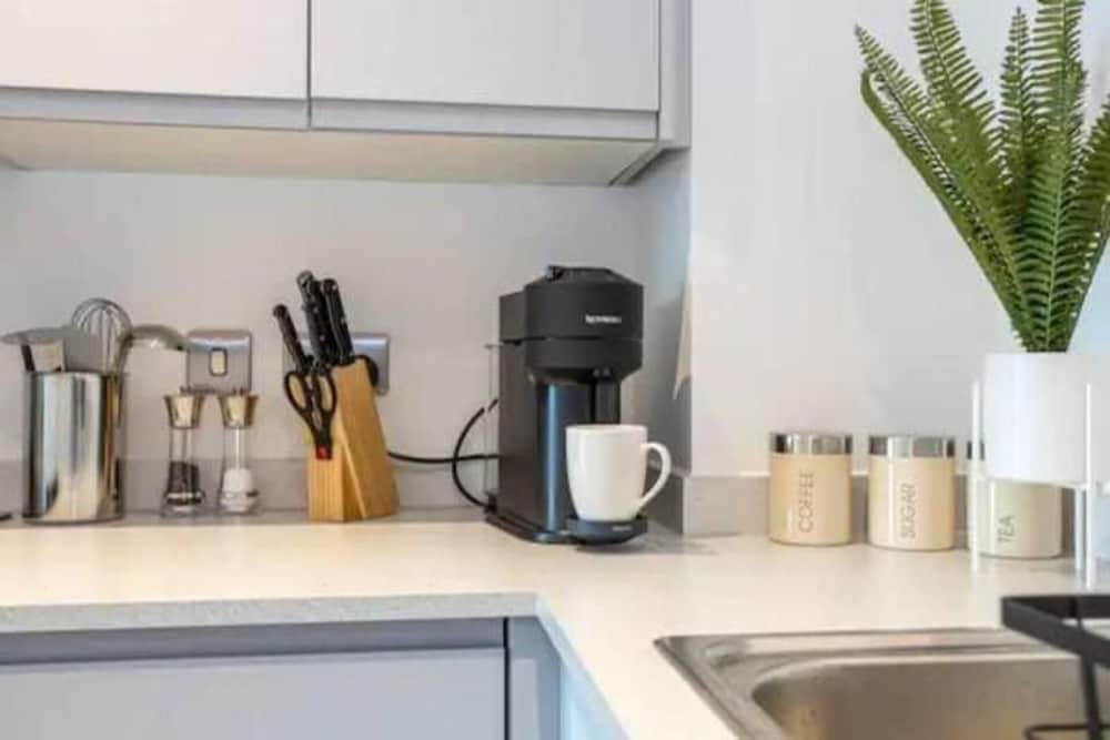 Apartment - Sleeps3 - City Centre - Street Parking