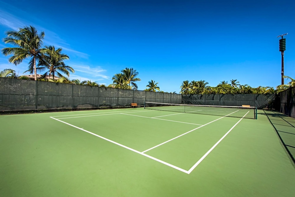 Halii Kai Oceanfront KBM Resorts 2 Units, 4 Bedrooms Ml-2567