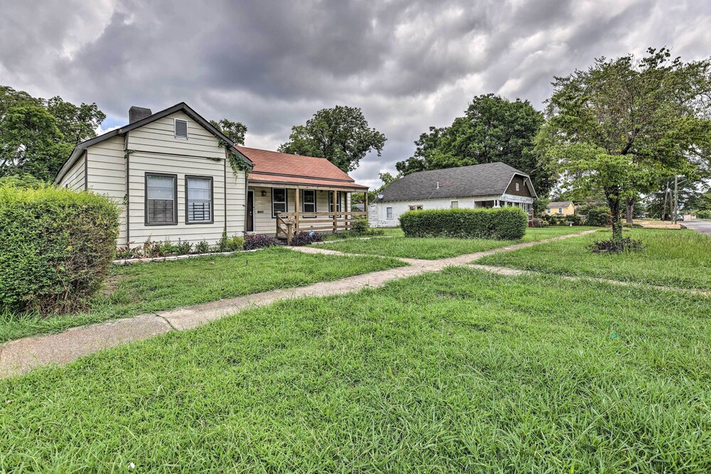 Stylish Birmingham Getaway w/ Patio & Yard!