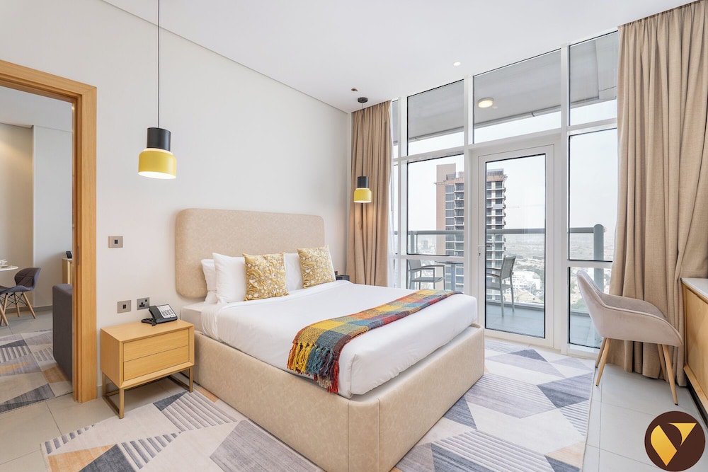 Vogue JVT Novotel Balcony Pool & Gym
