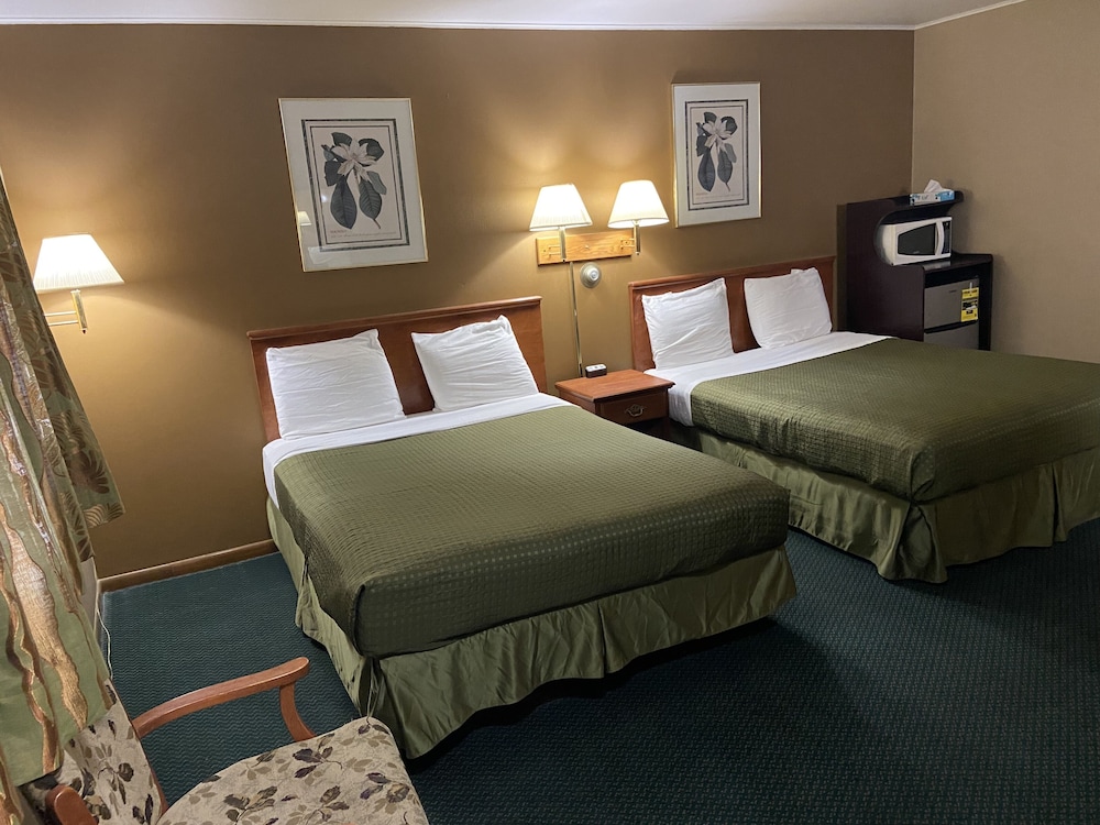 Colonial Inn Dyersville