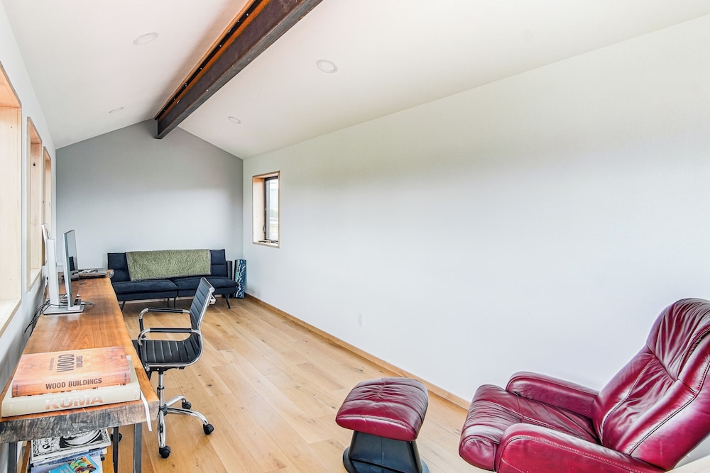 Stunning 14er Views! Private 6-acre Salida Retreat