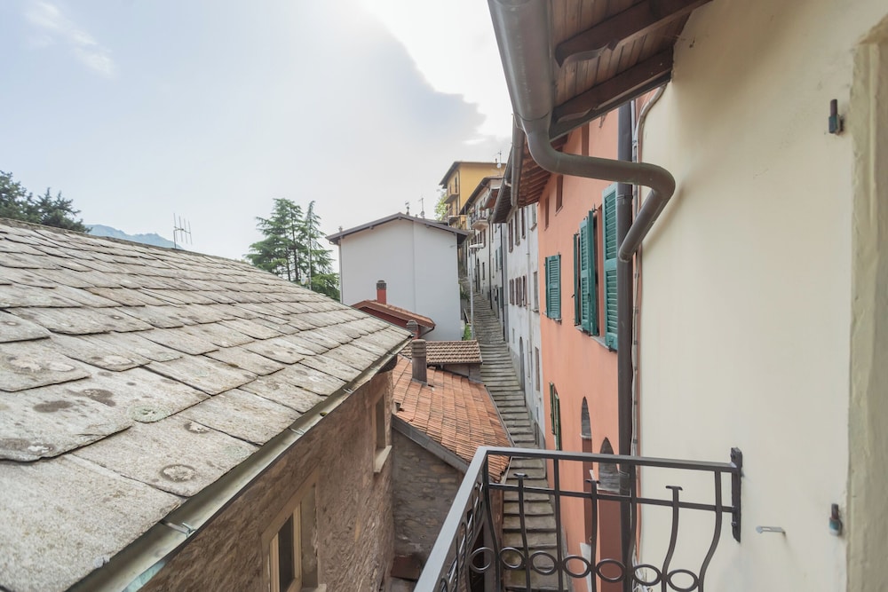 Urio's Castle Suites by Rent all Como