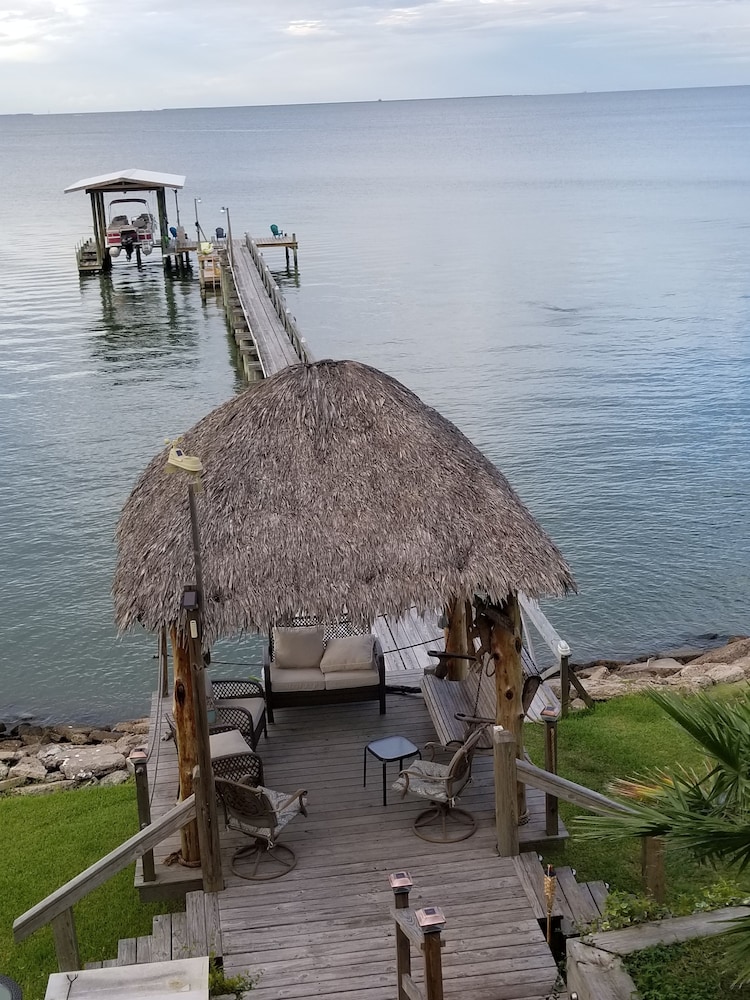 Come Friday Cottages on the Bay