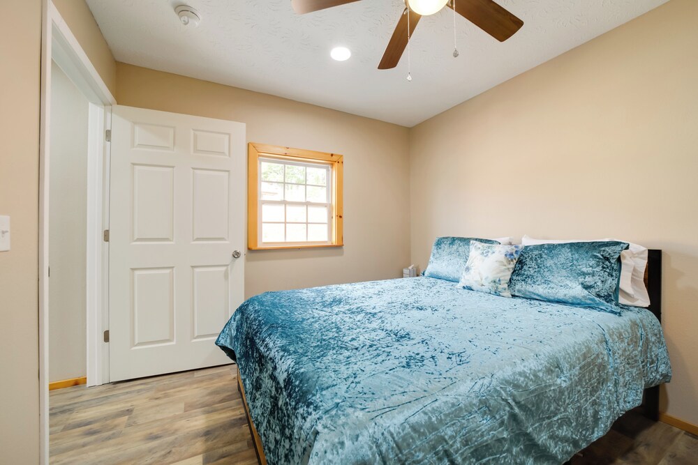 Cozy Cabin in the Smokies - Great for Couples! view 5