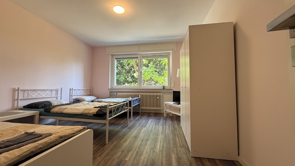 Three Bedroom Comfort Apartment Maintal