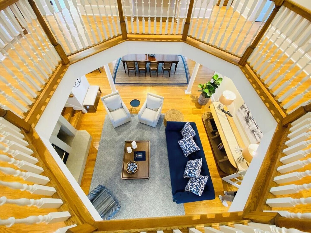 Hall Avenue 33