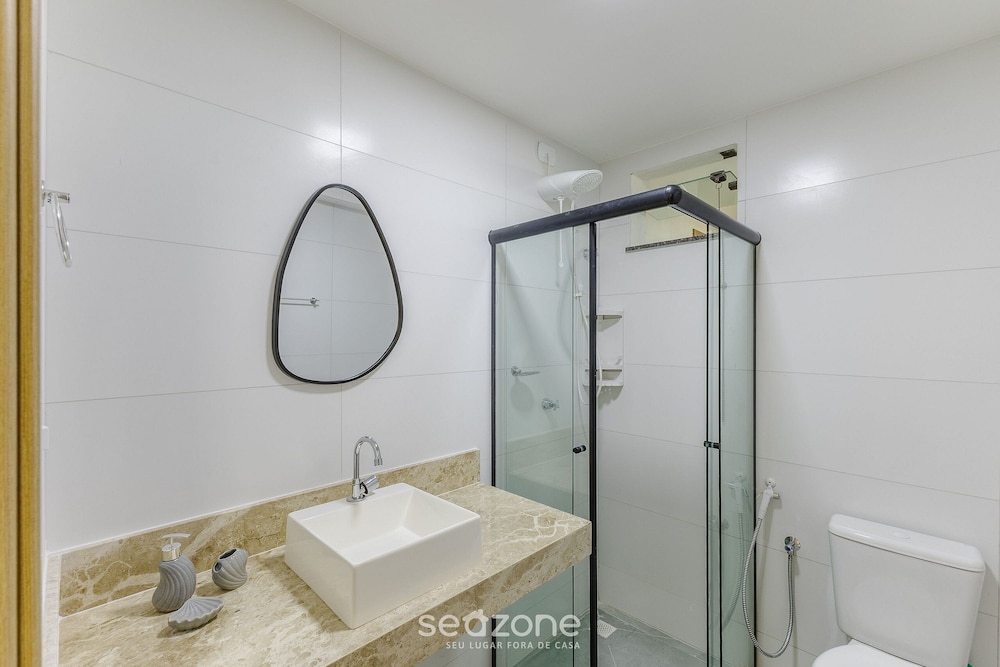 Building With Swimming Pool 300m From the Beach in Ilheus - MMD