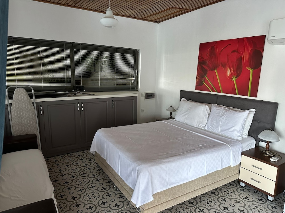 Amos Sea View