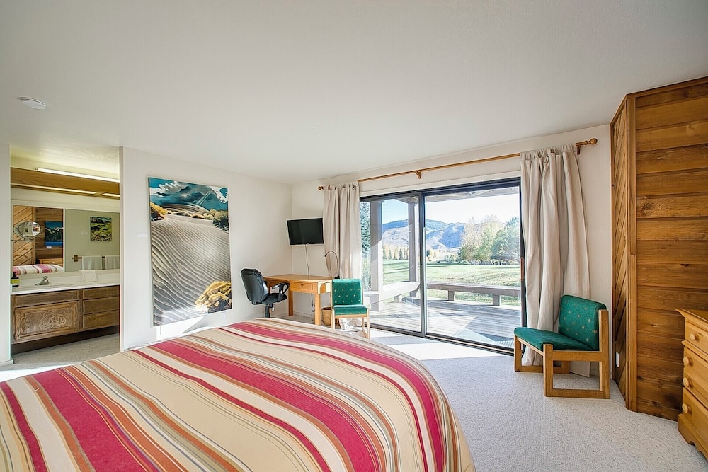 Teleidoscope Retreat - Property Image 37