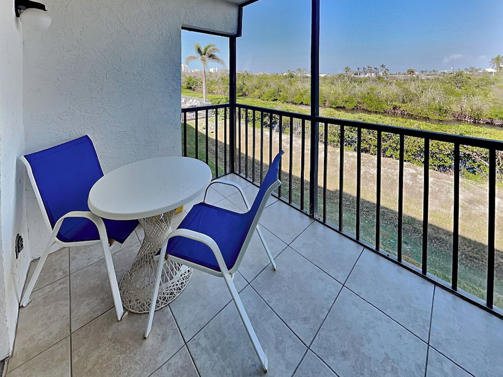 Admirals Bay 153 by Distinctive Beach Rentals