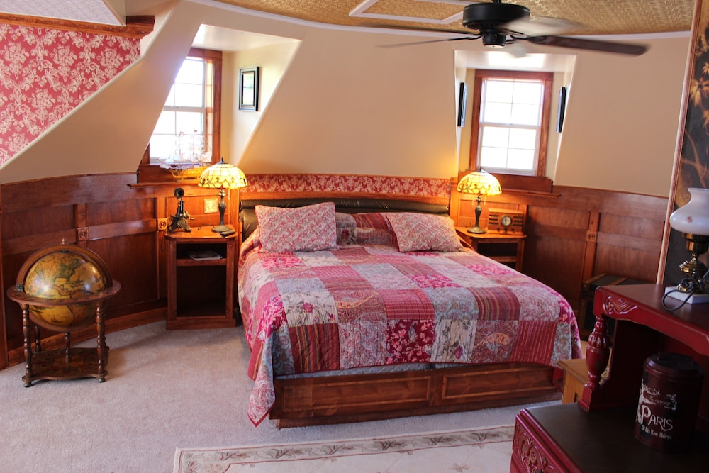 Book Nook Inn