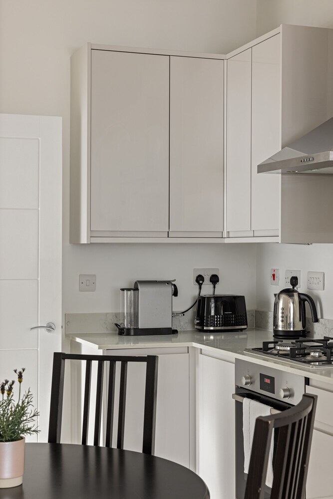 Picktheplace Kensington Lux Apartments