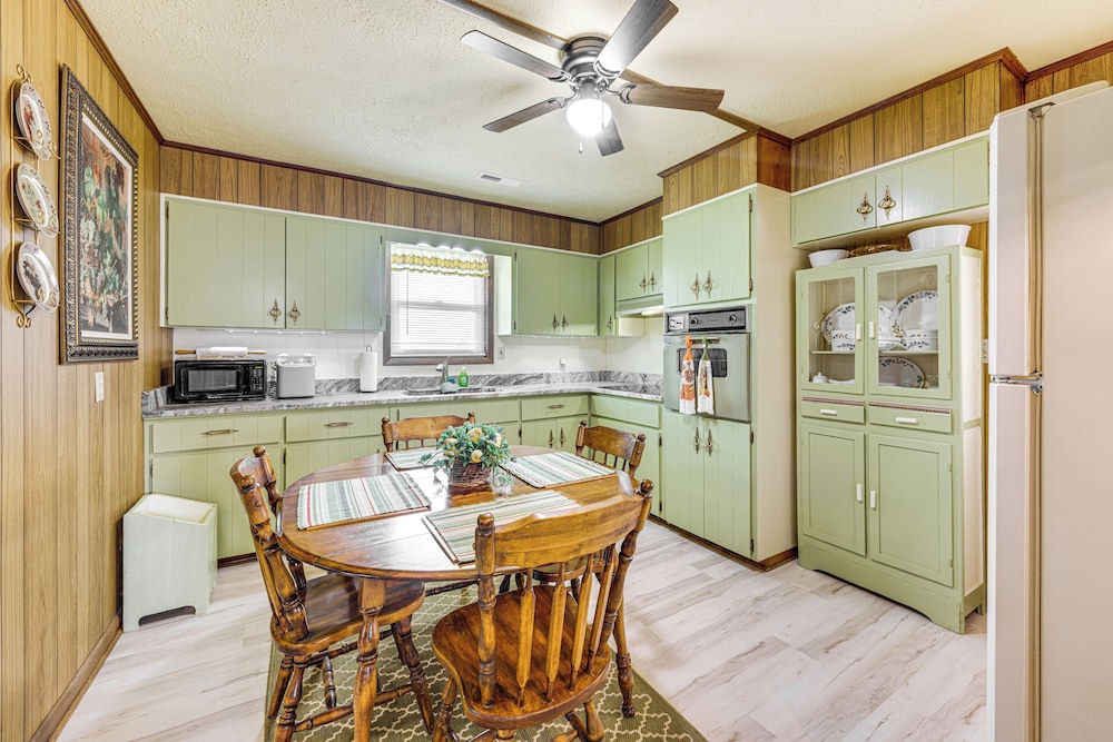 Scenic East Alabama Retreat on 2 Acres