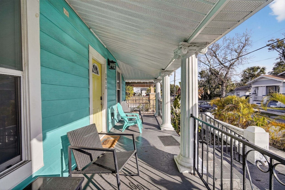 Modern Tampa Home Near Ybor And Downtown 3 Bedroom Home
