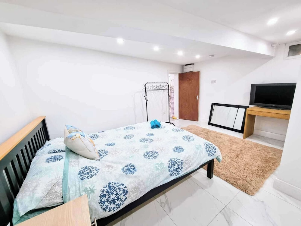 Cozy Sleep 5 Hudds Base -work/travel, Free Parking