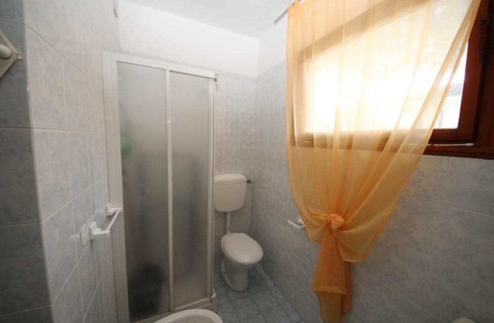 Charming Apartment With AC, Garden and Parking