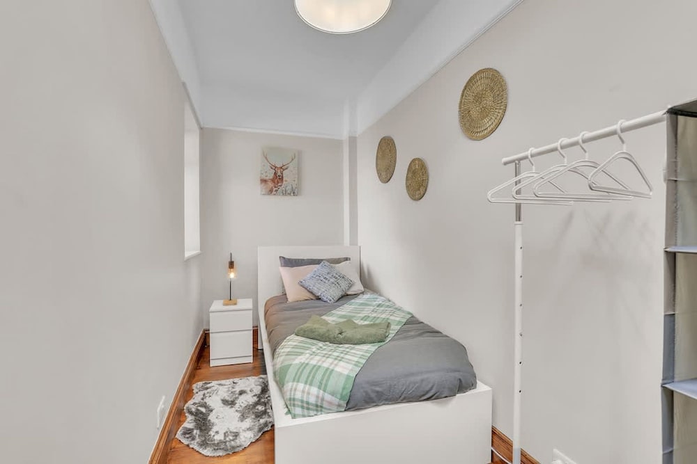 Cozy 2 Bedroom Cottage