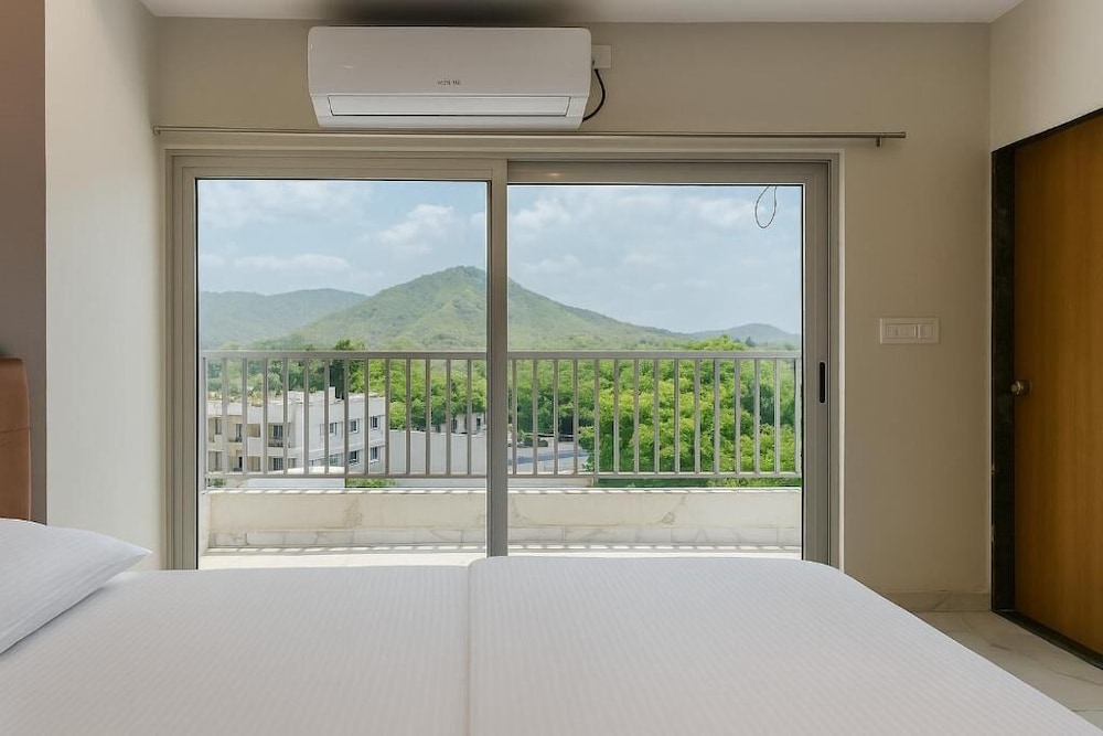 HOTEL KARDHAR INN
