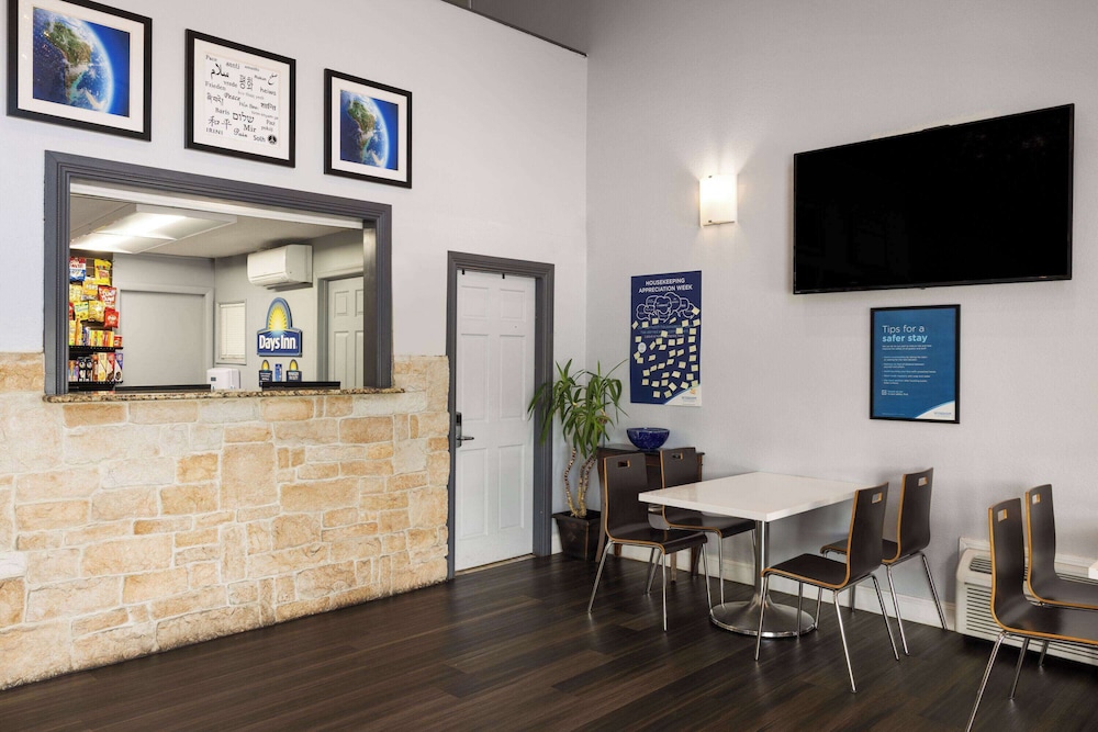Days Inn by Wyndham Aberdeen view 4