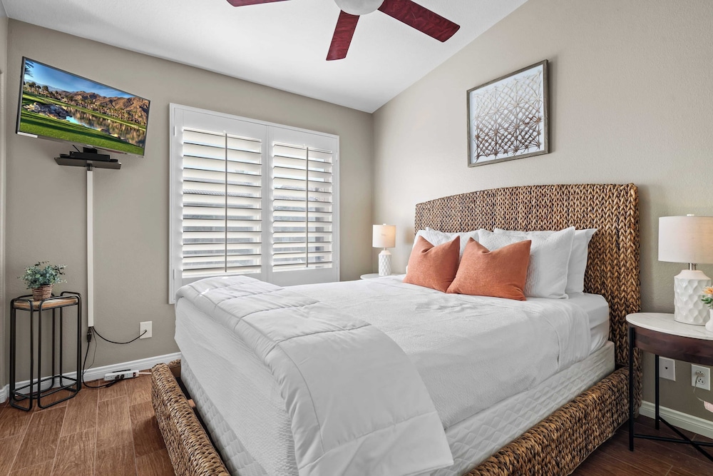 La Quinta Desert Haven Luxe Stay w/ Private Pool, Hot Tub, Pool Table