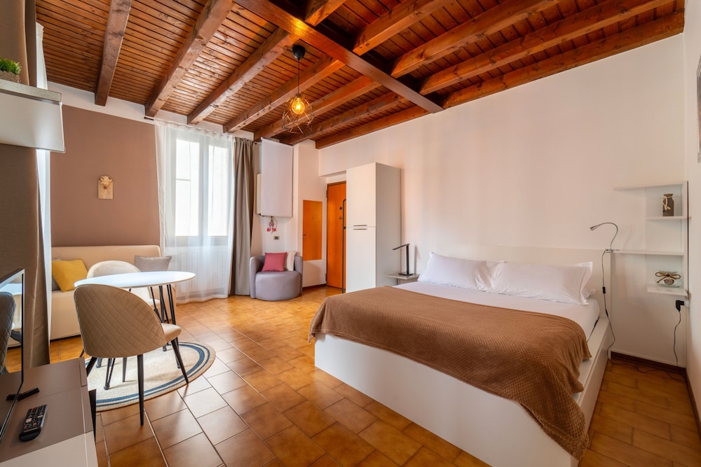 Bronze Studio in Como by Wonderful Italy view 5