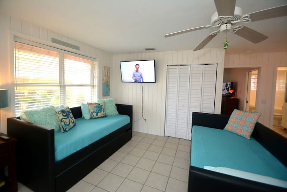 Just Beachy A Luxury Retreat Sleeps 12 3 Levels With Elevator- Perfect for 1-3 Families