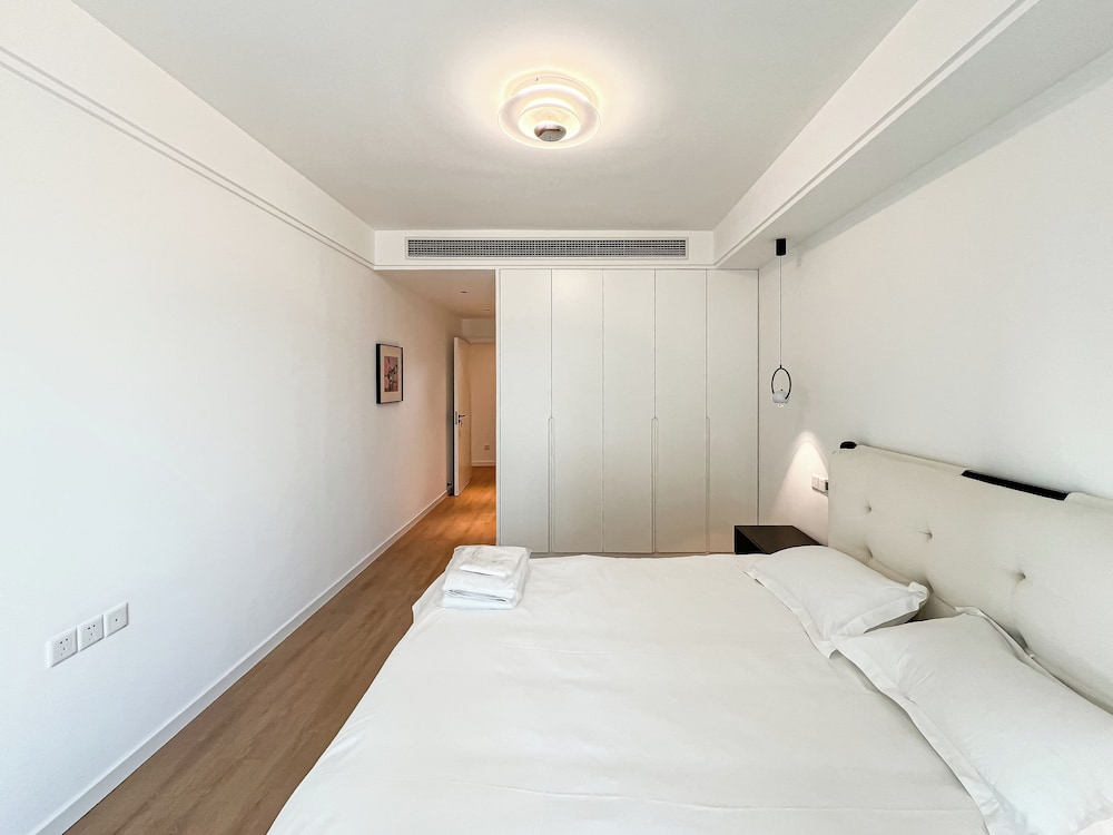 Book and Bed - Xujiahui