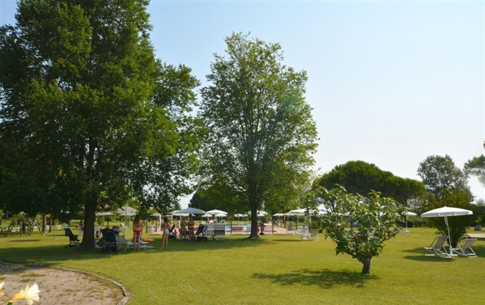 Cozy Duplex in Green Area of Lignano