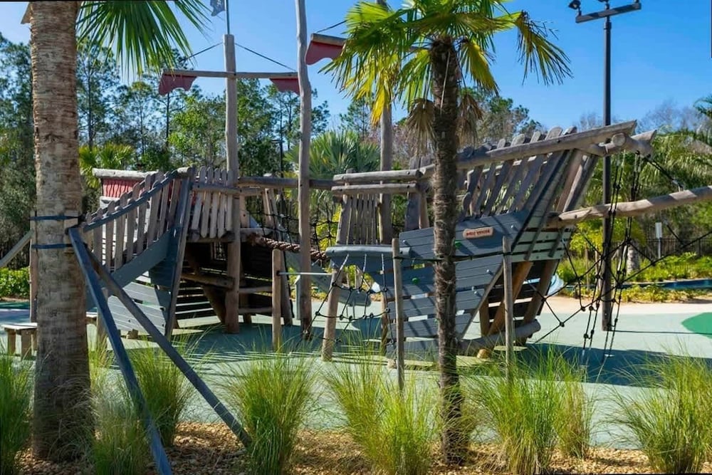Mins to Disney Walk to Lazy River Resort Pool