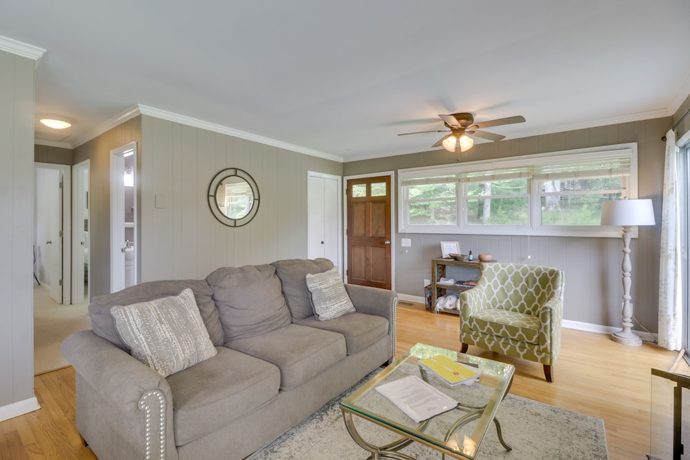 Quiet Charlottesville Hideaway in Baileys Retreat! view 5