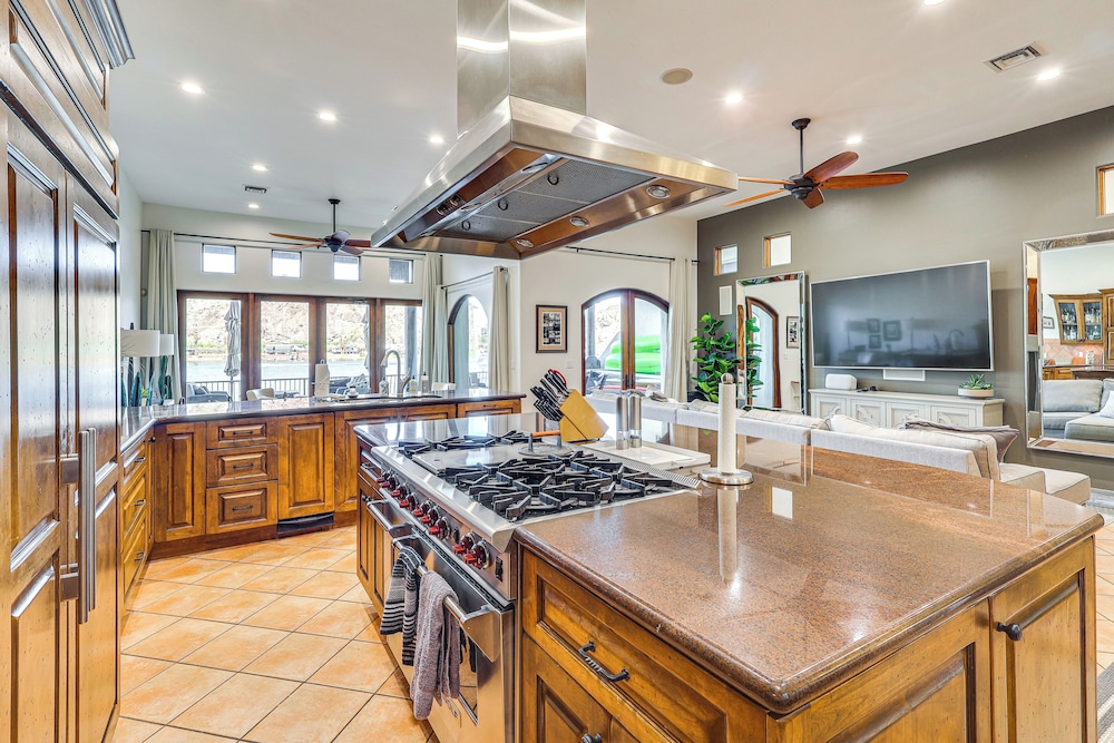 Game Room + Dock: Riverfront Escape in Parker!