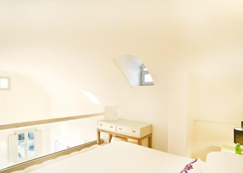 Allure Suites photo 4