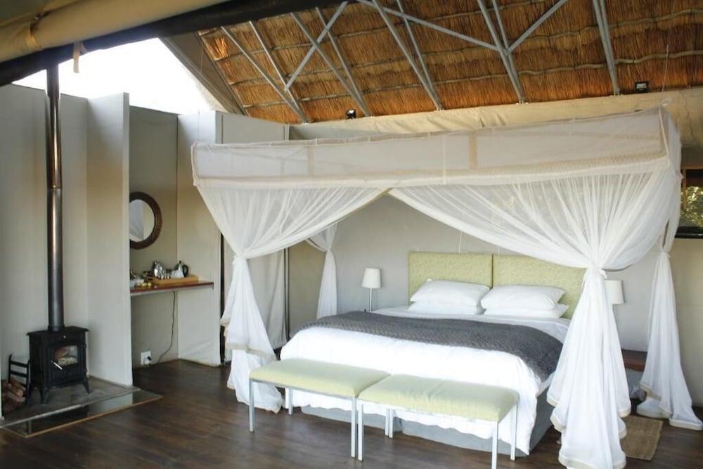 Elephant's Eye, Hwange