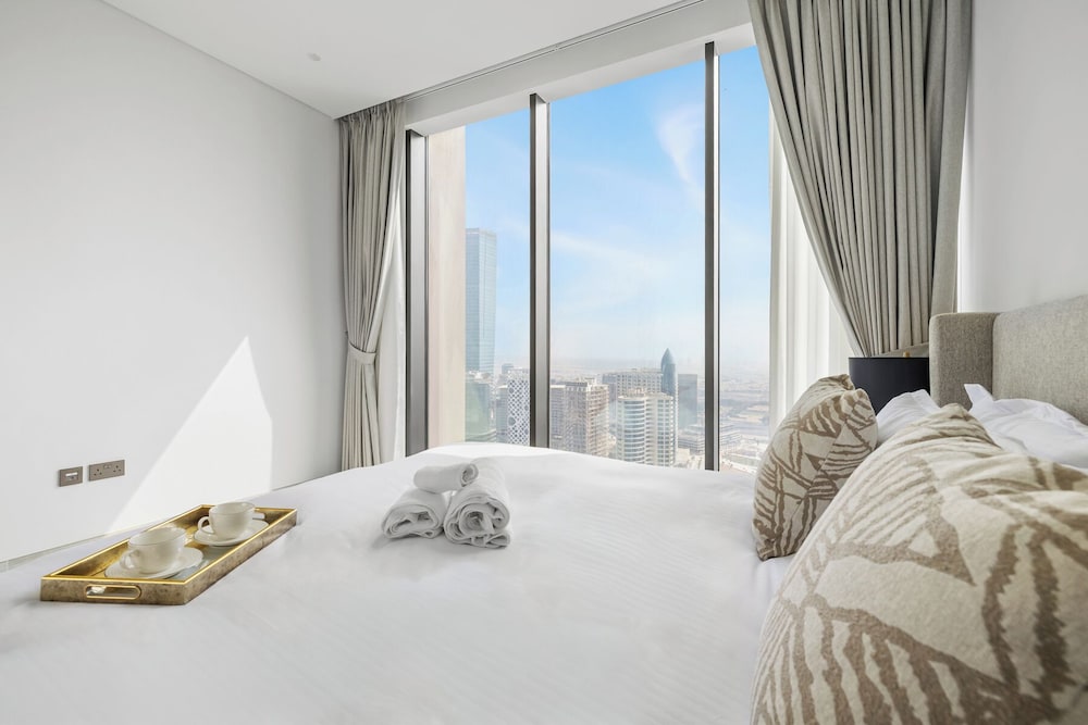 Elegant 3BR Canal & Burj Khalifa Views