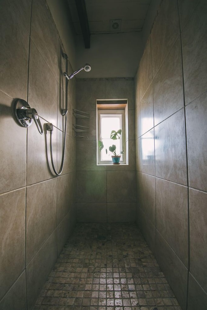 Shiraz Estate Villa & Studios