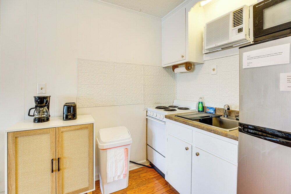Walk to North Myrtle Beach: Studio w/ Pool Access!