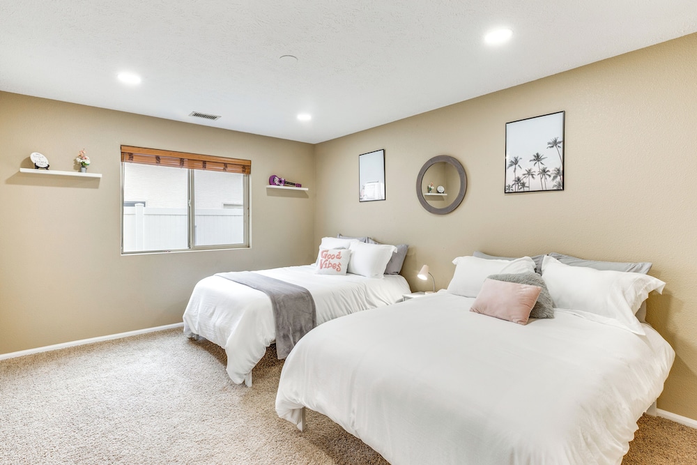 4 Mi to Dtwn Grand Junction: Hot Tub Haven!