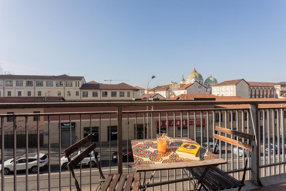 Cigna 4 - Modern Apartment With Balcony view 5