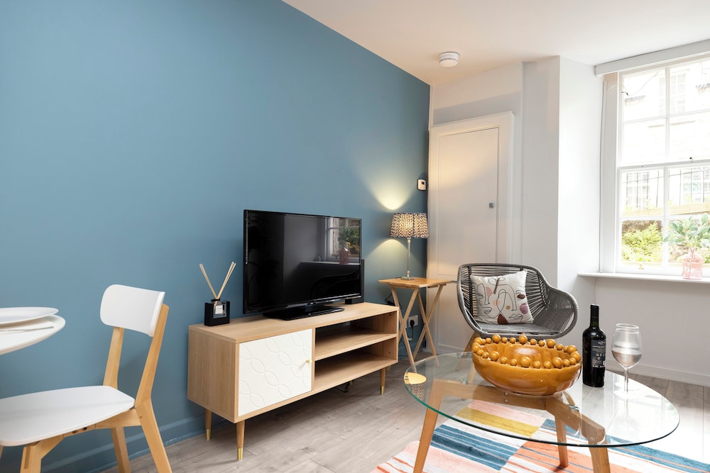 Stylish 1-bed flat in New Town