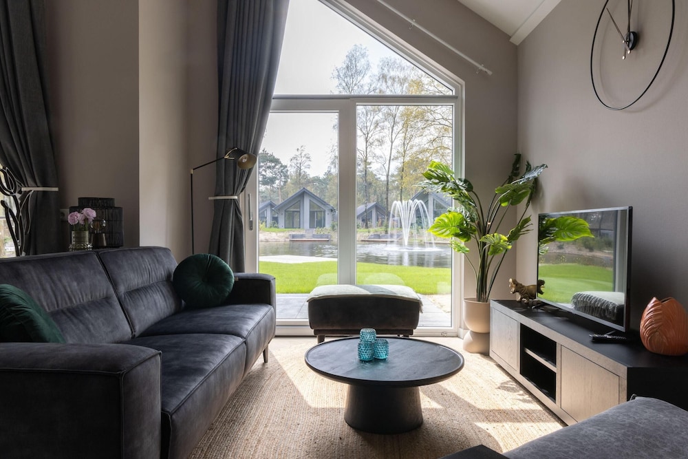 Eco Villa in Latour With Garden Sauna