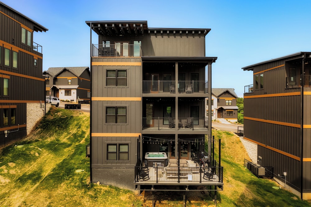 Star Gazer Luxury Rooftop Cabin